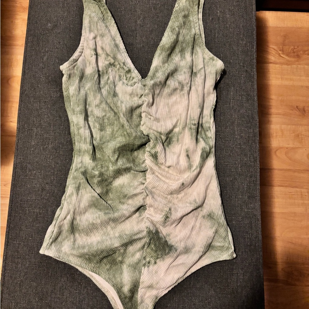 Tie dye green/white body suit